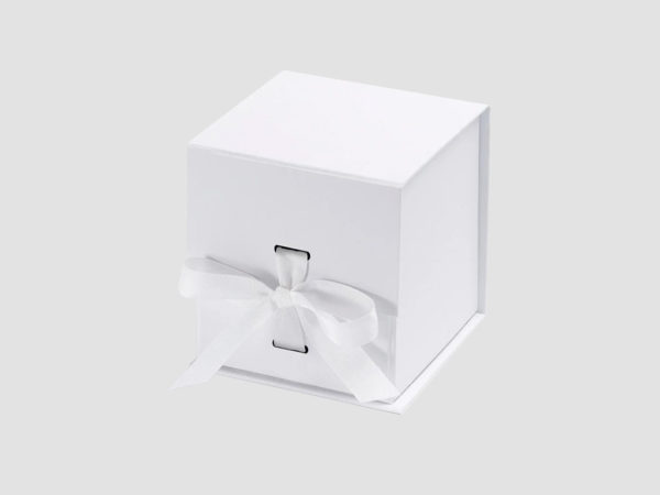 White Small Cube Gift Boxes with changeable ribbon