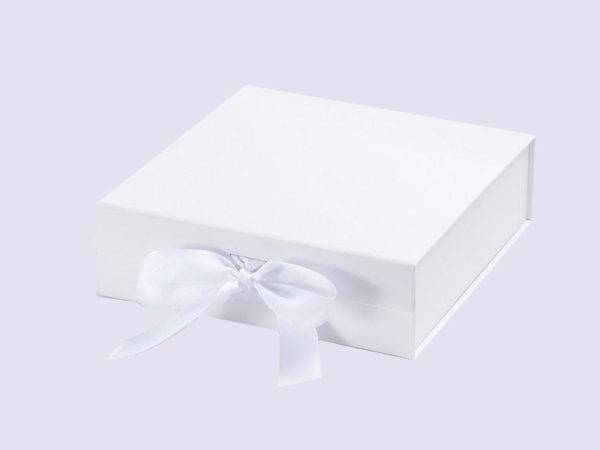 White Medium Gift Boxes with fixed grosgrain ribbon
