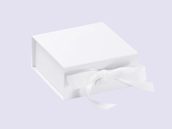 White Small Gift Boxes with fixed grosgrain ribbon