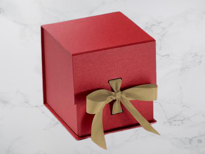 Large_Red_Cube_Gold_Ribbon_400x-removebg-preview (1)