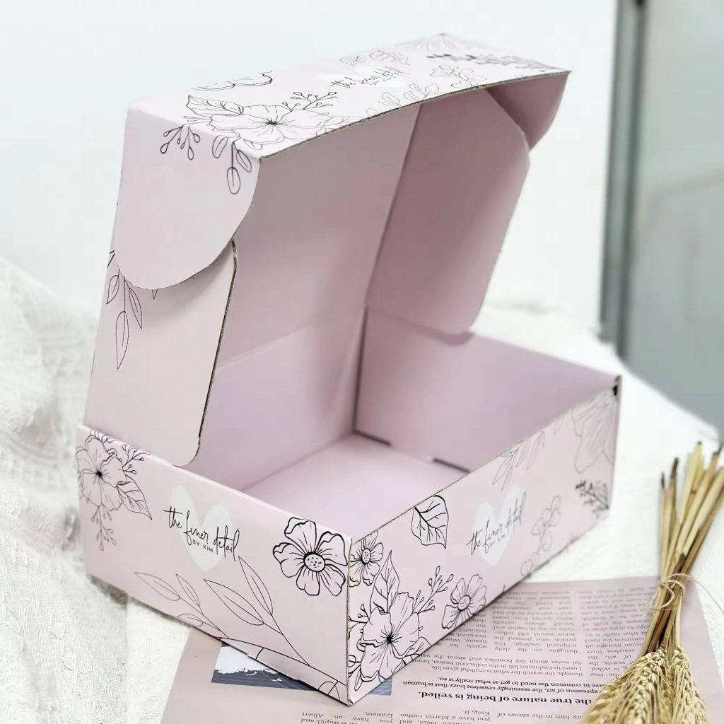 White Mailer Packaging Boxes